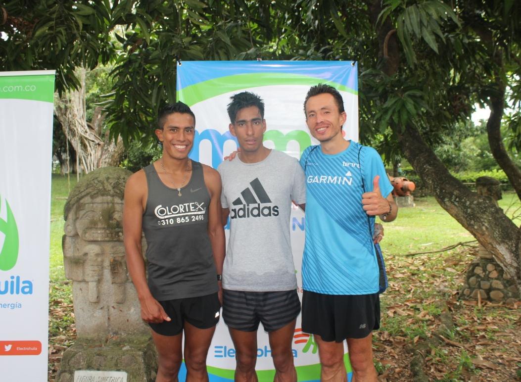 Ganadores 21 K categoría Masculino, Andrés Ruiz Malaver (primer puesto), Wilson Emilio (segundo puesto) y Jhon Rodolfo Escamilla Quitian (tercer puesto).